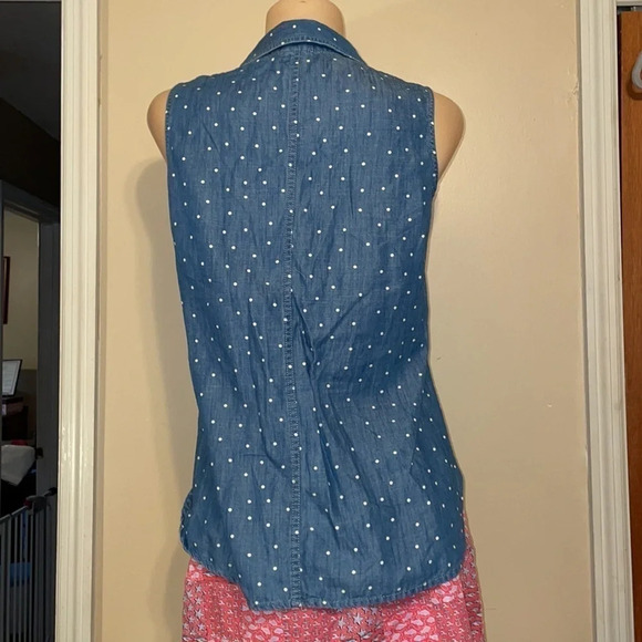 Talbots women’s shirt MP medium petite top denim polka dot sleeveless blue - Picture 4 of 7